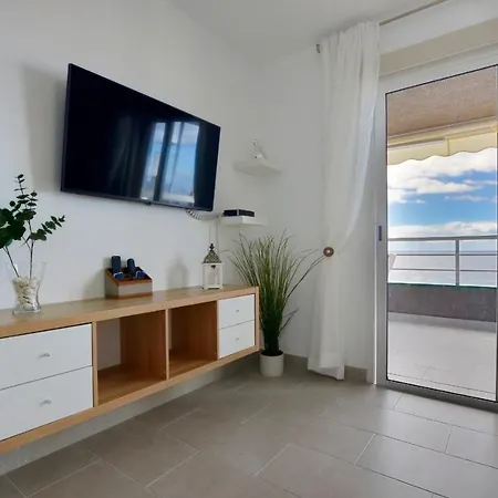 Costa Isora 18 Apartman *